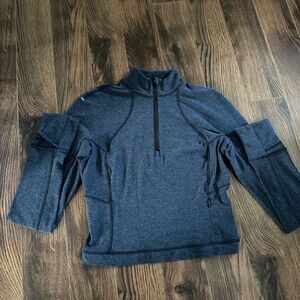 Lululemon cropped 1/4 zip